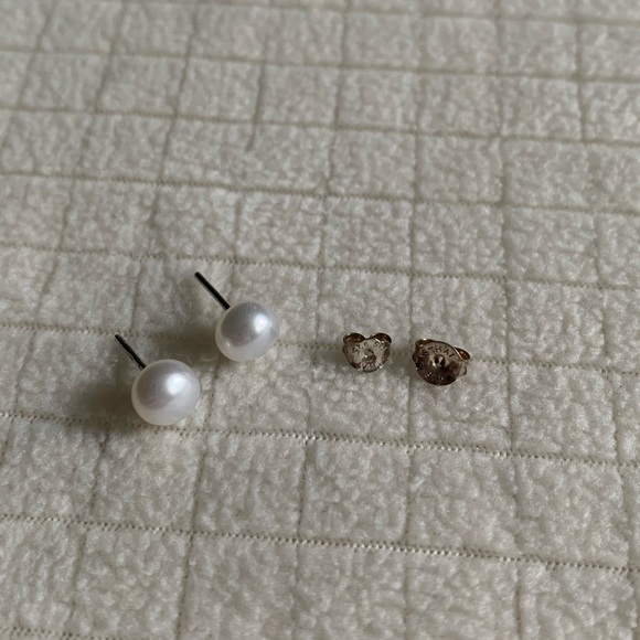NWOT freshwater pearl earrings - Picture 4 of 9